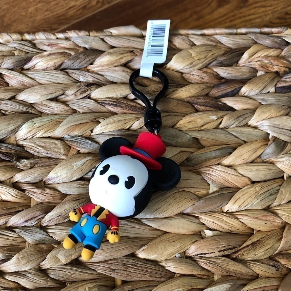 Disney Blind Bag Clip: Mickey decades: Mickey Mouse in the 50's